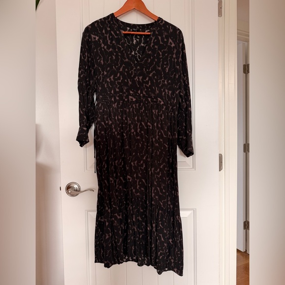 Elegant Black Patterned Women's Dress - Picture 3 of 7